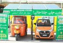 electric car and rikshaw in pakistan