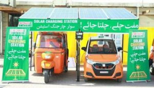 electric car and rikshaw in pakistan